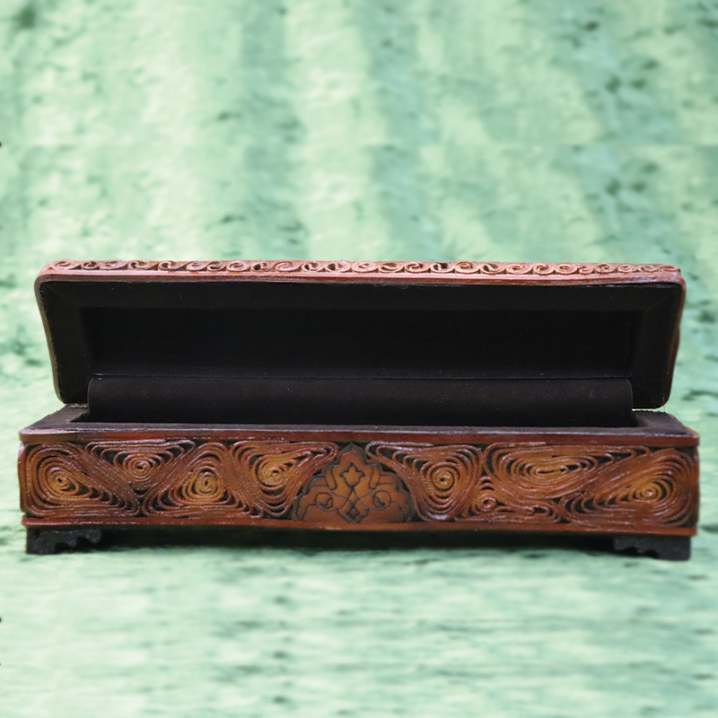 جعبه قلمی یا جای مضراب سنتور