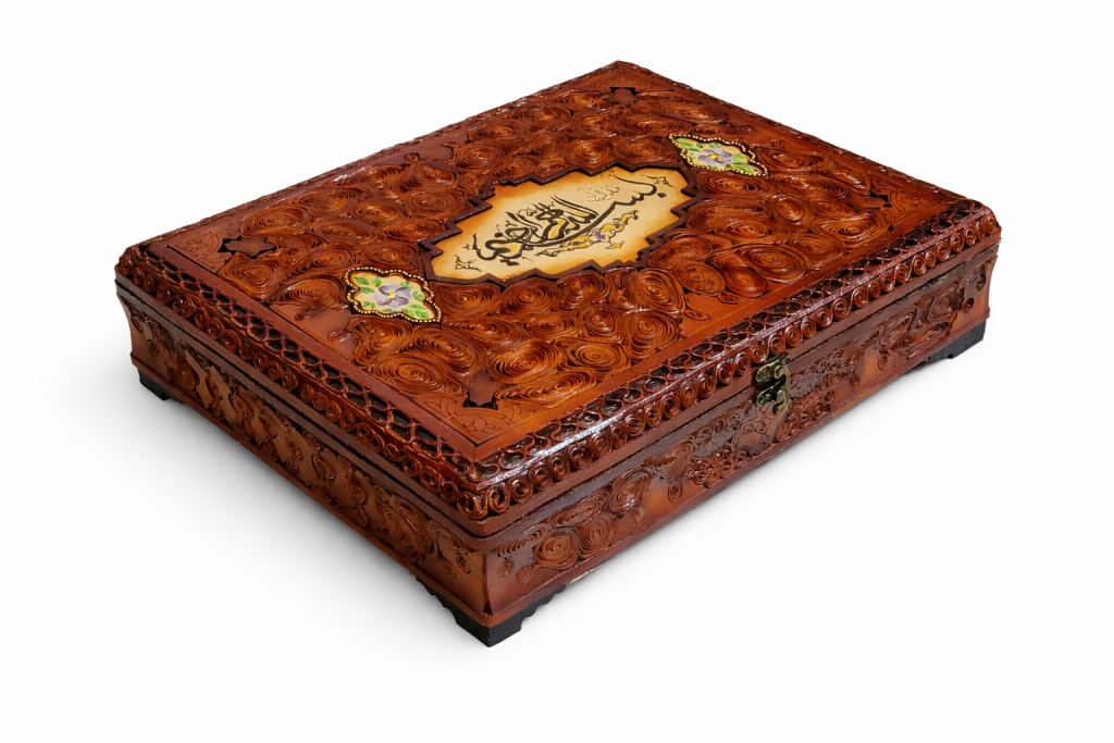 جعبه قران به همراه کتاب